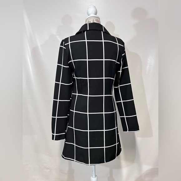 AKIRA CHICAGO Black and white grid pattern blazer‎ size S. - Picture 7 of 14